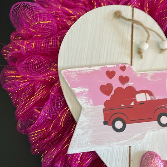 HANDMADE HEART WREATH - Picture 2 of 4